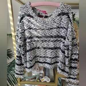 Black and White Long Sleeve Popcorn Christmas Sweater - Women's Size Small